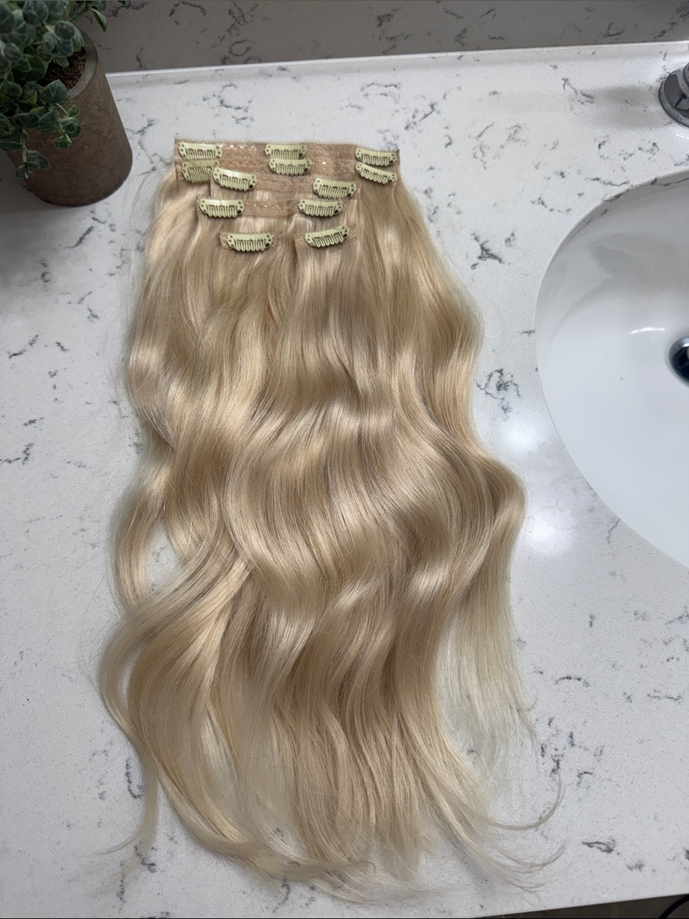 Premium Light Blonde Wavy Clip-In Human Hair Extensions - Natural Blend 6 pcs 16